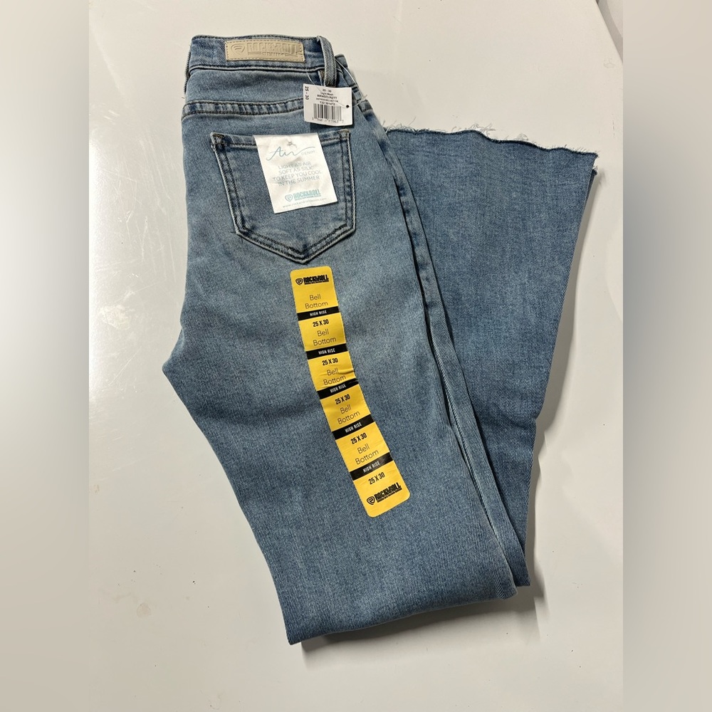 Women’s Rock & Roll Bell Bottom Jeans Center Seam NEW size 25x30
